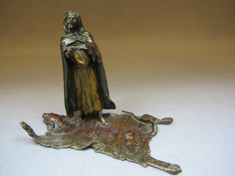 Franz Bergman Orientalist Vienna Bronze: Franz Bergman Orientalist Vienna Bronze, signed. 5" H x 6 1/4” W x 3 5/8” D. Shipping in USA is $ 35.00 plus insurance. International bidders ask before bid.