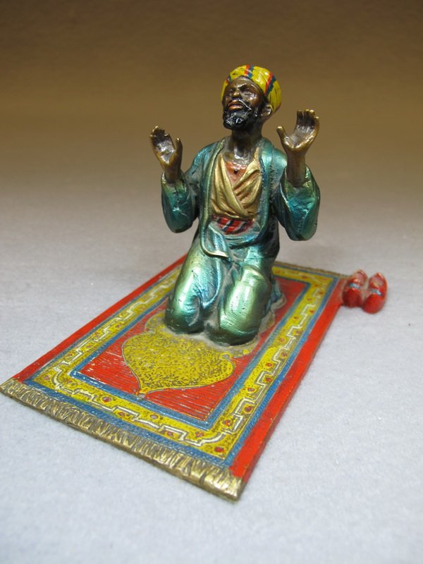Franz Bergman Orientalist Vienna Bronze: Franz Bergman Orientalist Vienna Bronze, signed. 3 1/4" H x 4 1/2” W x 3 1/4” D. Shipping in USA is $ 30.00 plus insurance. International bidders ask before bid.
