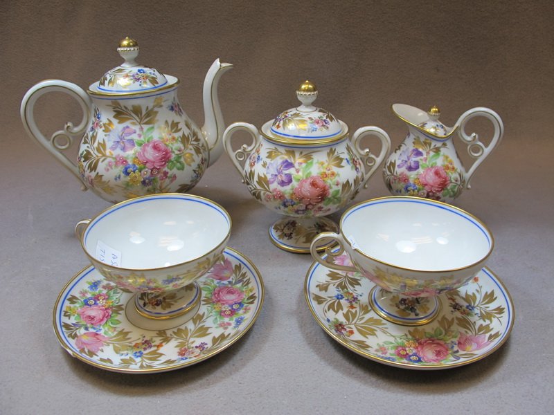 Antique Limoges teapot set for 2: Antique Limoges porcelain teapot set for 2, marked. teapot: 7" H. Shipping in USA is $ 50.00. International bidders ask for shipping before bid.
