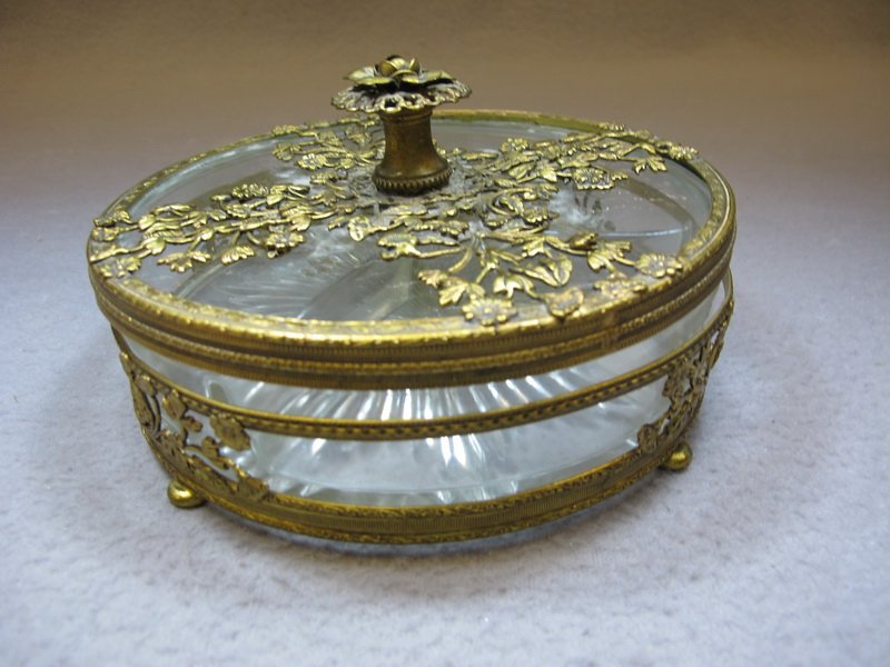 Old French glass and bronze box: Old French glass and bronze box. 3 3/4" H x 6 5/8” W. Shipping in USA is $ 25.00. USA or International bidders ask for shipping before bid.