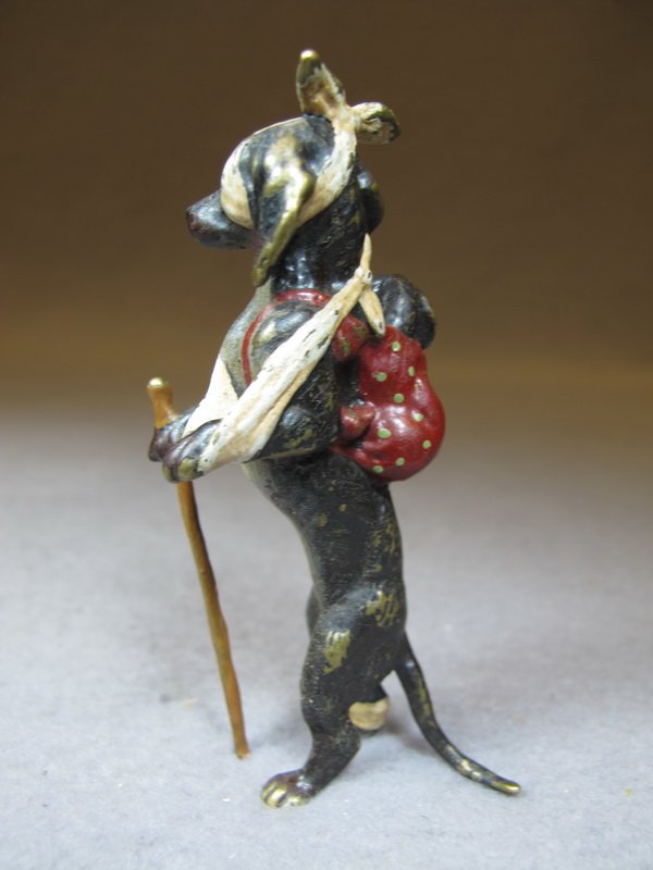 Franz BERGMAN (1898-1963) Vienna bronze dog & puppy scu: Franz BERGMAN (1898-1963) Vienna bronze dog & puppy sculpture, marked. 3 1/2” H. Shipping in USA is $ 10.00 plus insurance. International bidders ask for shipping before bid.