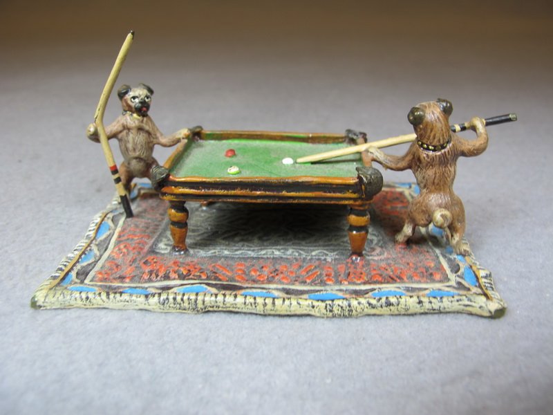 Franz BERGMAN (1898-1963) Vienna bronze dogs playing sn: Franz BERGMAN (1898-1963) Vienna bronze dogs playing snooker sculpture, marked. 1 1/2” H x 3 3/4” W x 2 1/4” D. Shipping in USA is $ 10.00 plus insurance. International bidders ask for shipping 
