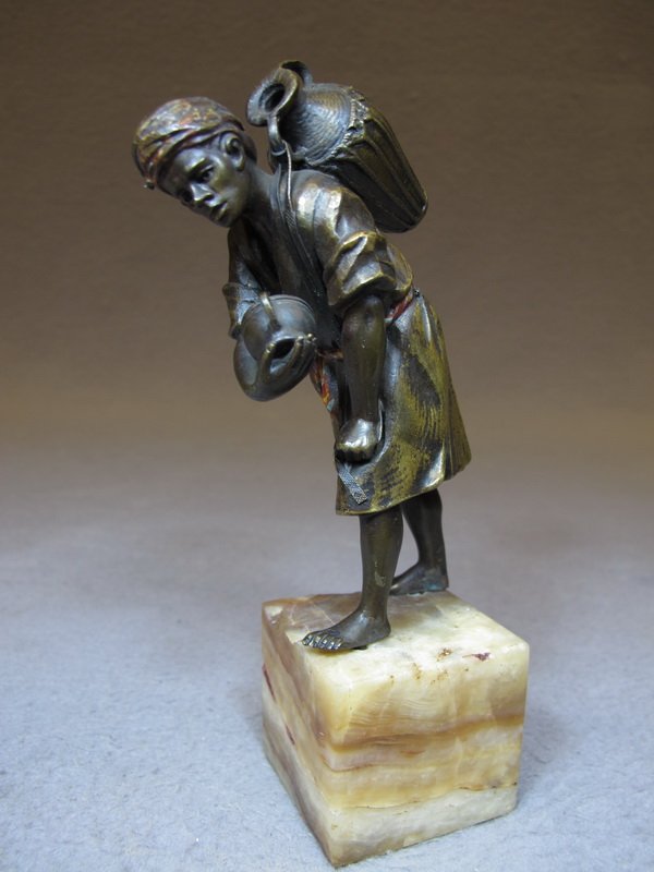 Franz BERGMAN (1898-1963) Vienna bronze man sculpture: Franz BERGMAN (1898-1963) Vienna bronze man sculpture with a marble base, signed, original painting. 6 3/8” H, 4 5/8” H without base. Shipping in USA is $ 15.00 plus insurance. International bidde