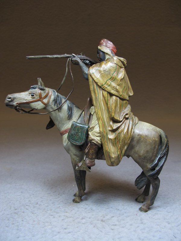 Franz BERGMAN (1898-1963) Vienna bronze man & horse scu: Franz BERGMAN (1898-1963) Vienna bronze man & horse sculpture, signed, original painting. 6 1/2” H x 6 1/4” W. Shipping in USA is $ 12.00 plus insurance. International bidders ask for shipping bef