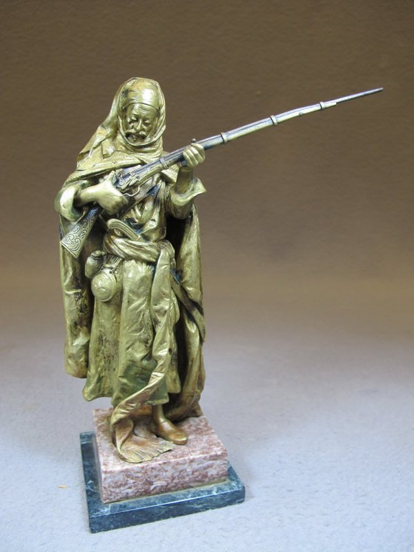 Franz BERGMAN (1898-1963) Vienna bronze man sculpture: Franz BERGMAN (1898-1963) Vienna bronze man sculpture with a marble base, signed, original painting. 7 1/8” H just the bronze. Shipping in USA is $ 10.00 plus insurance. International bidders ask fo