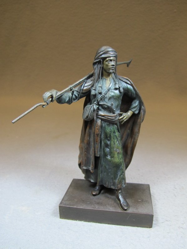 Franz BERGMAN (1898-1963) Vienna bronze man sculpture: Franz BERGMAN (1898-1963) Vienna bronze man sculpture, signed, original painting. 6 1/4” H. Shipping in USA is $ 10.00 plus insurance. International bidders ask for shipping before bid.
