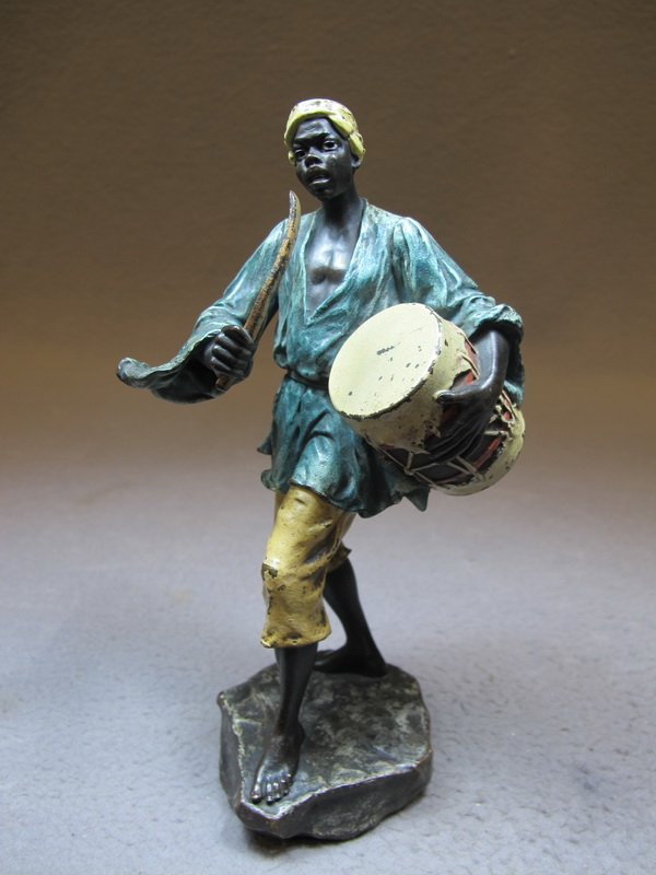 Franz BERGMAN (1898-1963) Vienna bronze man playing scu: Franz BERGMAN (1898-1963) Vienna bronze man playing sculpture, signed, original painting. 7 3/4” H. Shipping in USA is $ 10.00 plus insurance. International bidders ask for shipping before bid.