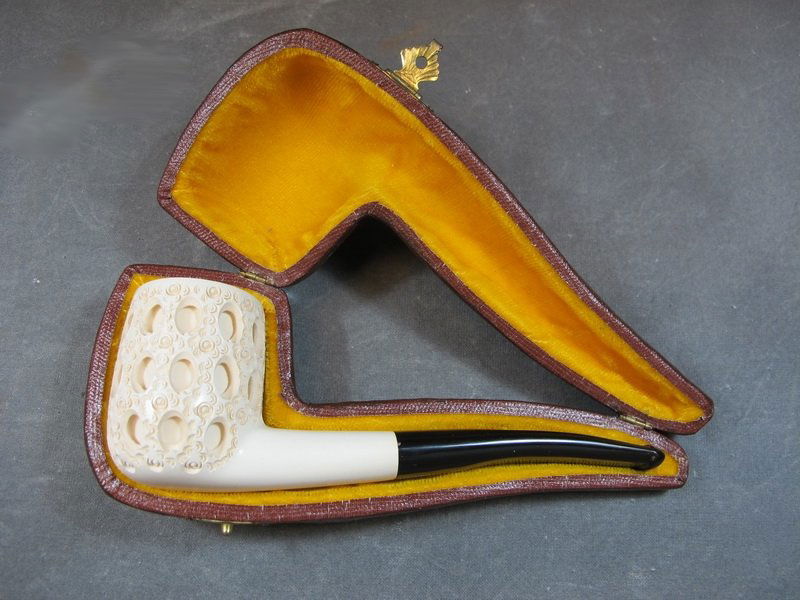 Turkish meerschaum pipe with case: Turkish meerschaum pipe with case. 6 1/4” long. Shipping in USA is $ 10.00. International bidders ask for shipping before bid.