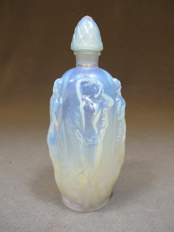 French Sabino Art Glass perfurm bottle: French Sabino Art Glass perfurm bottle, signed. 6" H. Shipping in USA is $ 25.00. International bidder ask for shipping before bid.