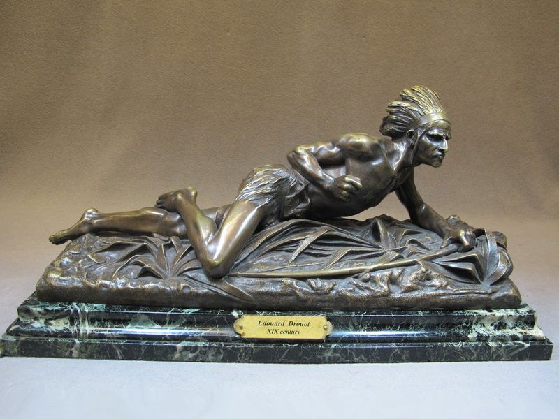 Edouard DROUOT (1859-1945) ”indien a l'affut“ statue: Edouard DROUOT (1859-1945) bronze statue, signed and titled: “ indien a l'affut “. 9 1/2“ H x 19 1/2” W including base. Shipping in USA is $ 60.00. International bidders ask before bid.