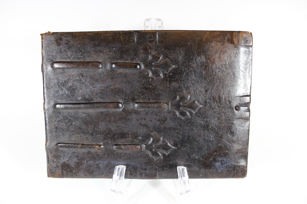 Leonardo BARAÑANO (XIX) Cuban artist book: Leonardo BARAÑANO (XIX) Cuban artist book of 10 drawings, signed and with certificate. 7 1/2” H x 5 1/4” W. Shipping in USA is $ 30.00. International bidders ask for shipping before bid.