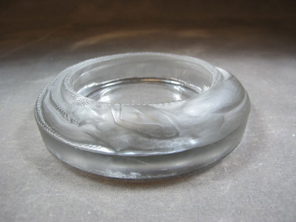 R. Lalique Art deco glass ashtray, signed (1 of 6)