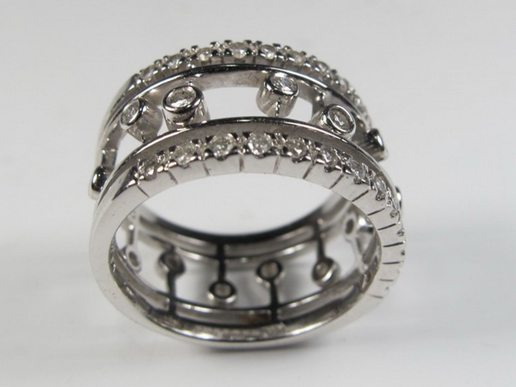 14 Kt gold & diamonds ring (1 of 5)