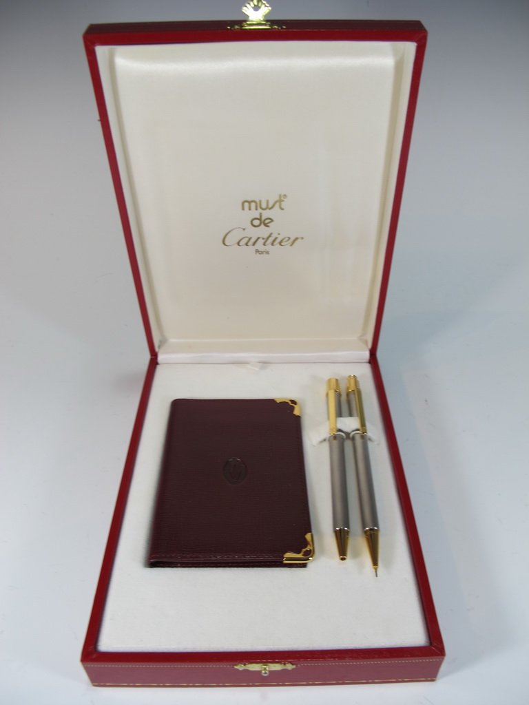 Cartier set of pens and wallet (1 of 5)