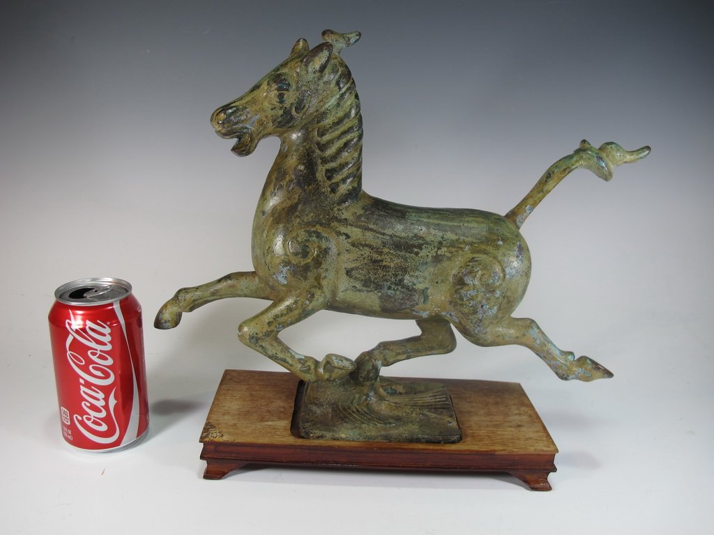 Antique European bronze horse sculpture (1 of 8)