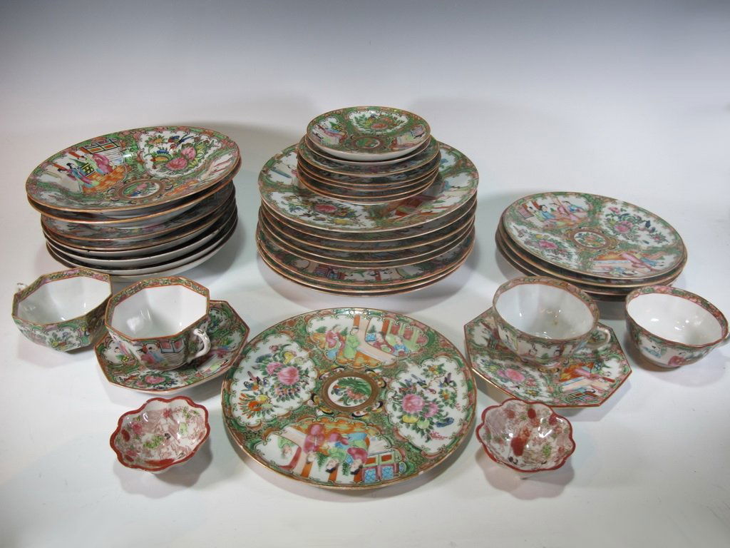 Vintage Chinese set of 36 porcelain pieces (1 of 9)