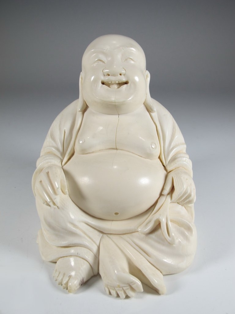 Antique Chinese hand carved Buddha statue (1 of 7)