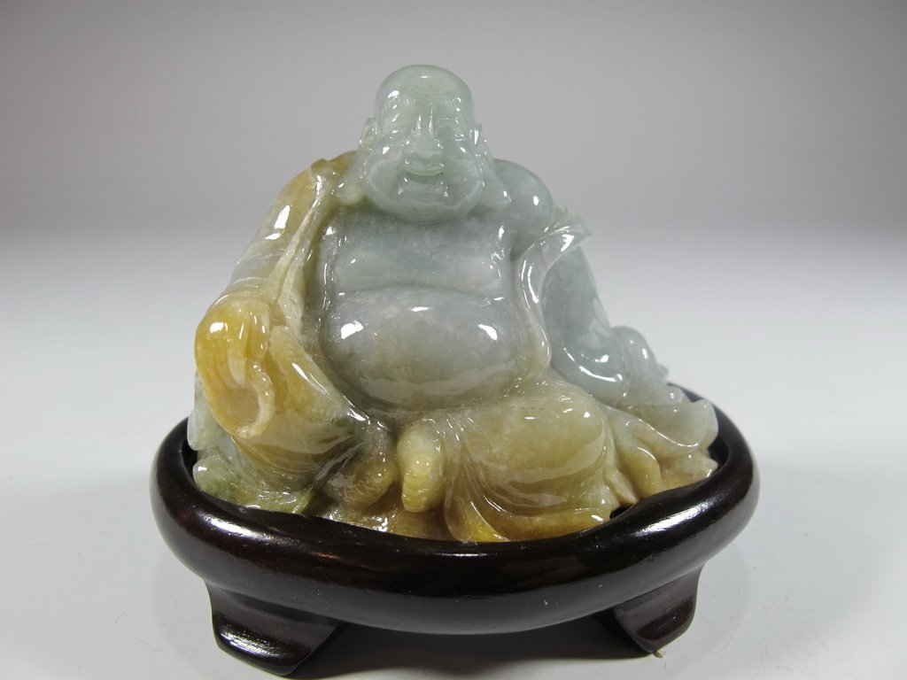 Antique Chinese jade or jadeite Buddha statue (1 of 5)