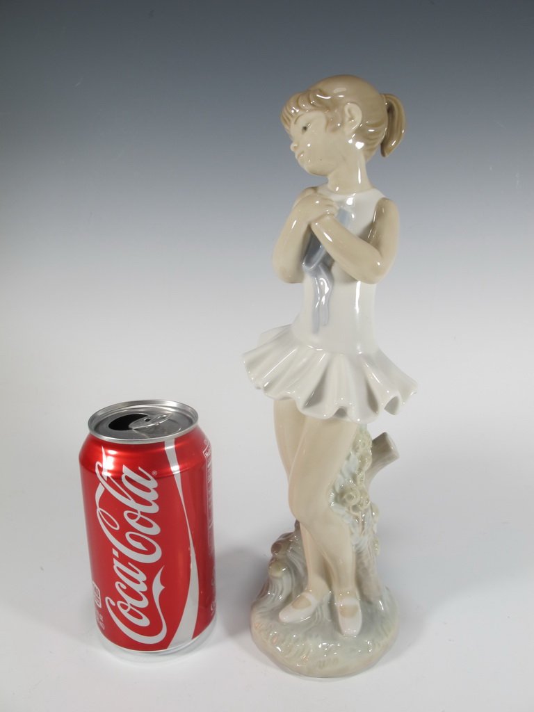 Lladro NAO 02010196 Ballet girl porcelain statue (1 of 6)