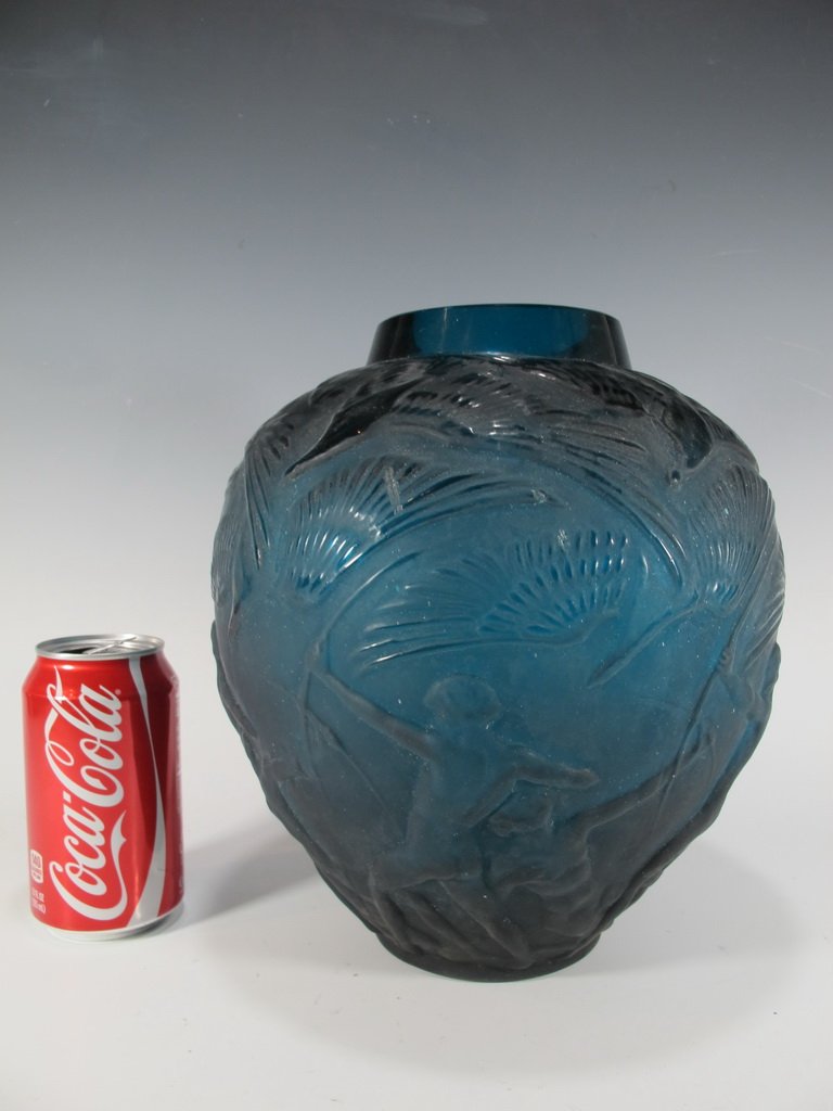 Signed R. Lalique glass vase (1 of 6)