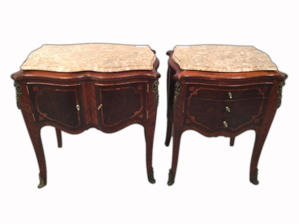 Set of two French Louis XV style nightstands (1 of 10)