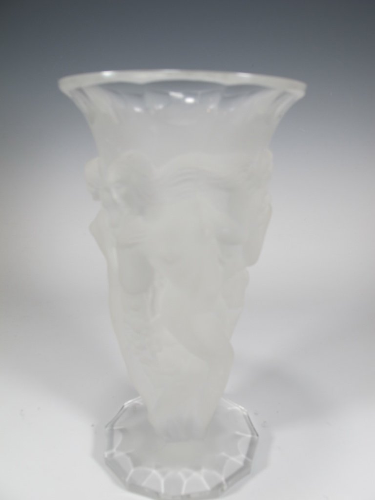Signed R. Lalique glass vase (1 of 6)