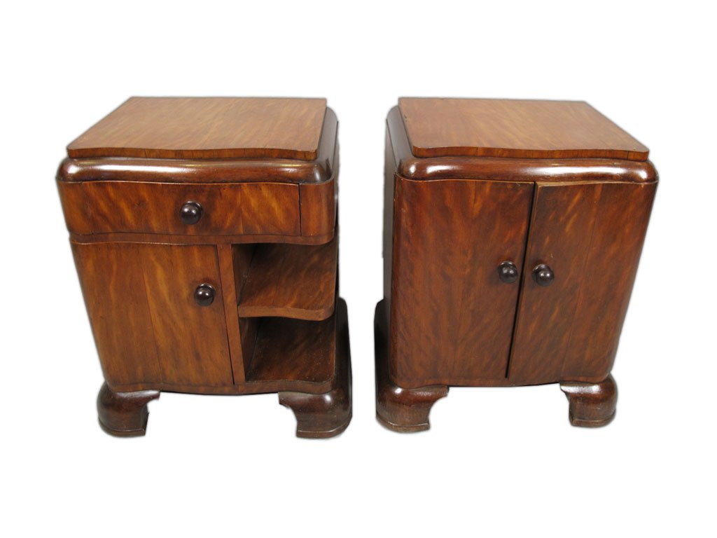 French Art Deco pair of nightstands (1 of 8)