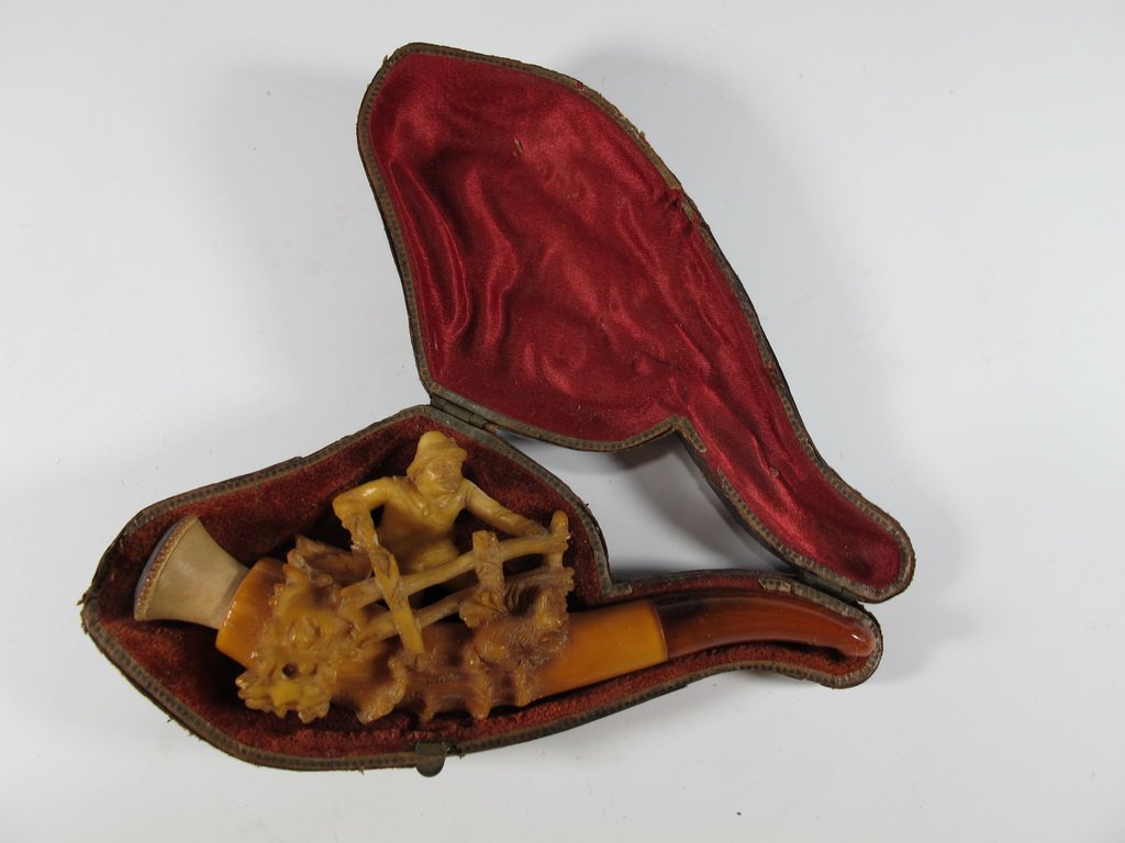 Antique European meerschaum pipe with case (1 of 6)