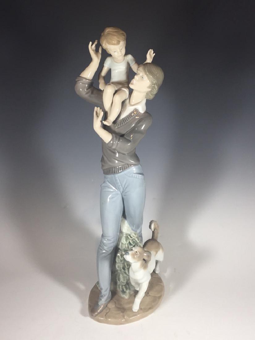 Lladro man, child & cat porcelain statue (1 of 7)