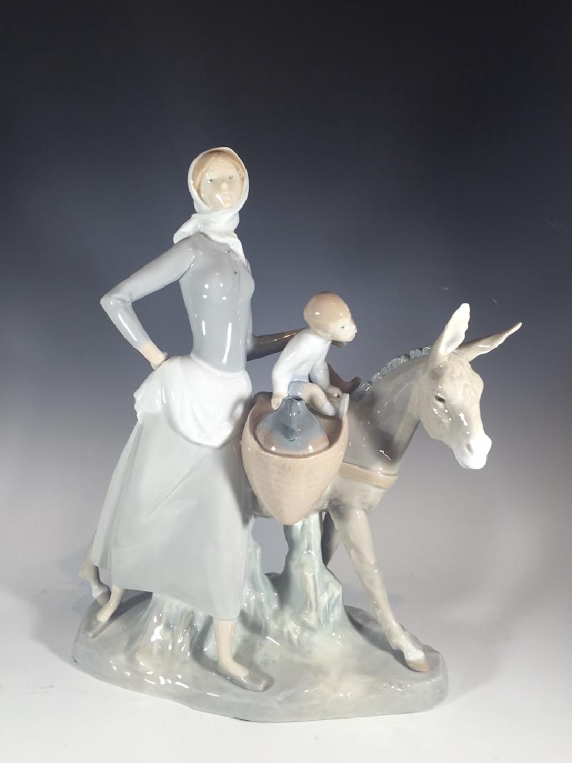 LLADRO Porcelain Figure WOMAN WITH GIRL AND DONKEY (1 of 7)