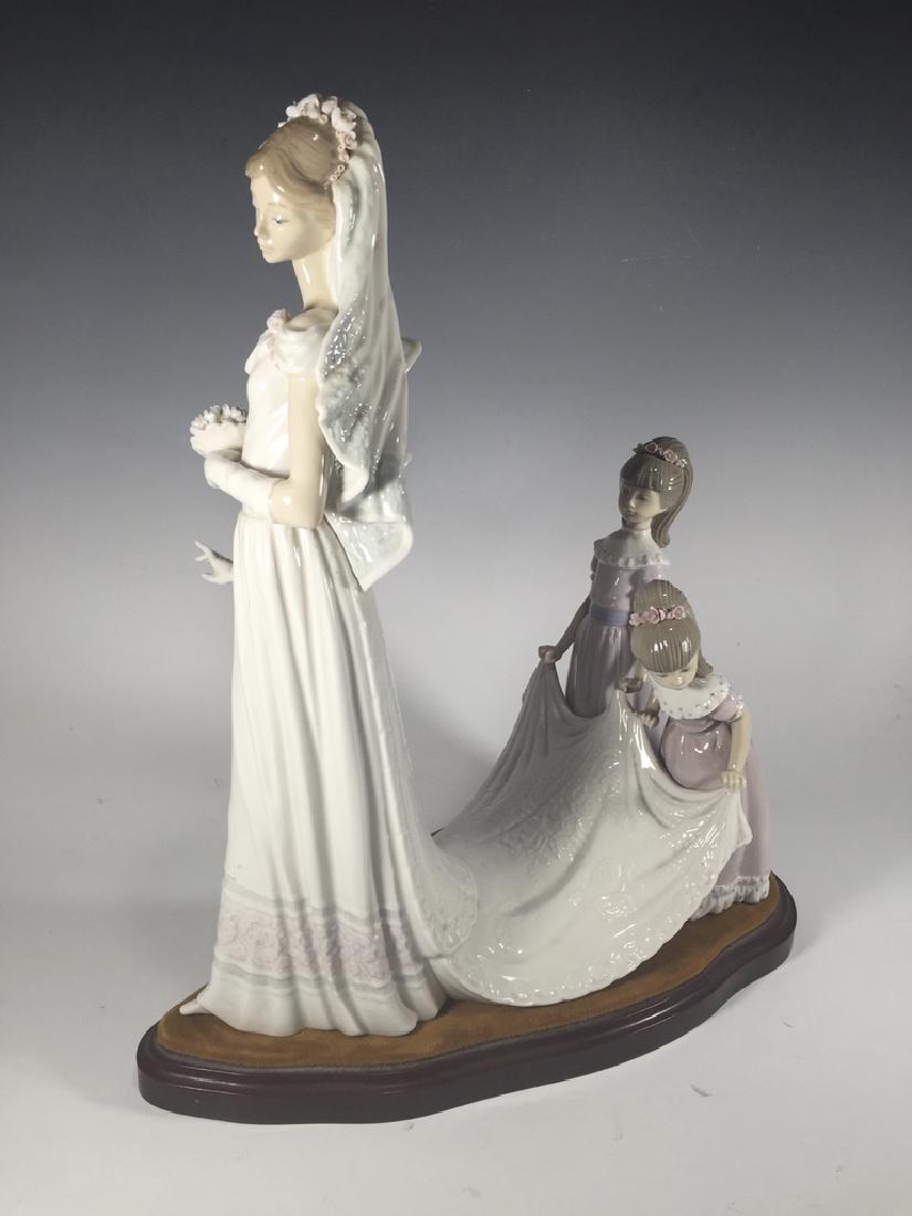 LLADRO Here Comes The Bride Porcelain Figure (1 of 9)