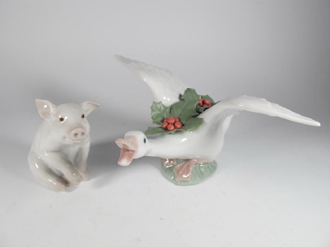 Lladro flying duck with mistletoe and small pig (1 of 10)