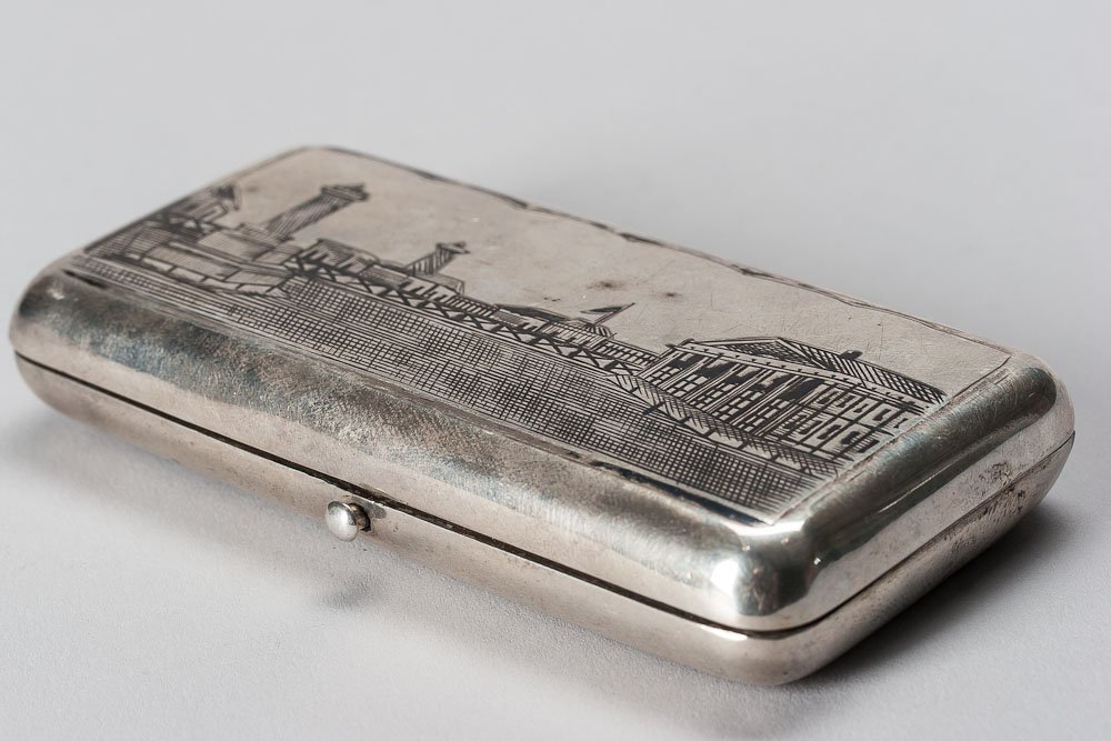 1866 Russian Silver Box Decorated w/ Niello: 1866 Russian Silver Box Decorated w/ Niello.Hallmarked, Imperial warrant and 84 standard (875/1000 silver), maker mark Cyrillic M. G. SIZE: 4 inches (10cm) x 2 inches (5cm)