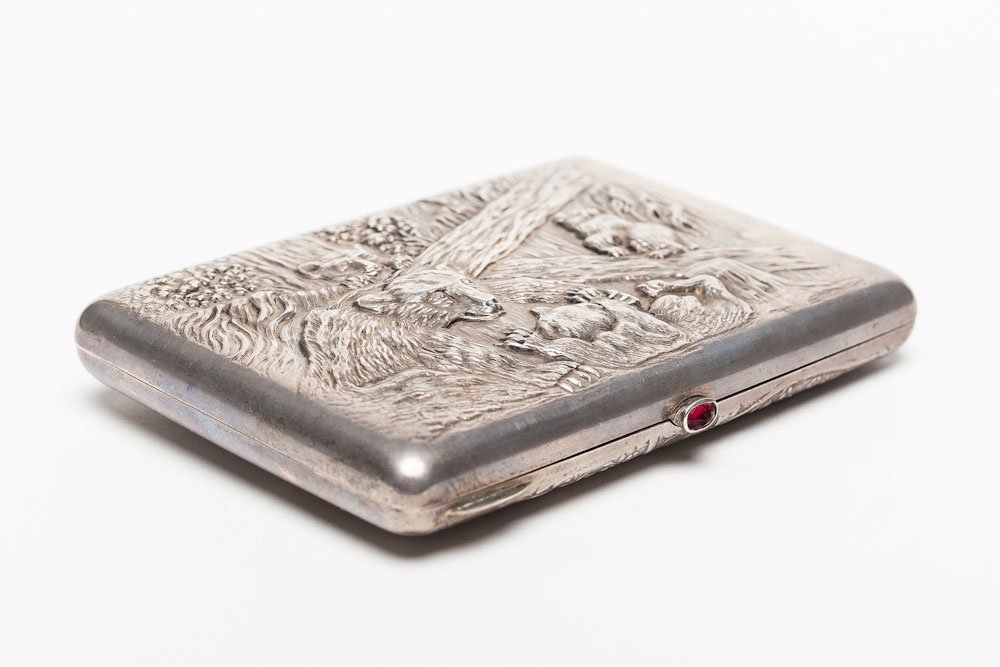 A Russian Silver Cigarette Case, 1908-26: A Russian silver-gilt cigarette case, 1908-26. Hallmarked Moscow, 84 standard (875/1000 silver), maker mark Cyrillic K.C. (Constantine Skvortsov). SIZE: L 5 1/8 in (13 cm); weight 7.23 t oz (225g).