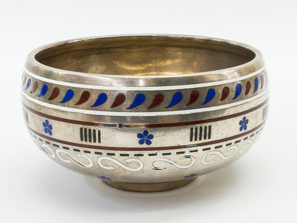 A RUSSIAN SILVER & ENAMEL SUGAR BOWL: A Russian silver and champleve enamel. Hallmarked 1876, Moscow, 88 silver standard, silver smith Khlebnikov. SIZE: D 3 1/4 in (8.3 cm), weight 5.7 oz (161g).
