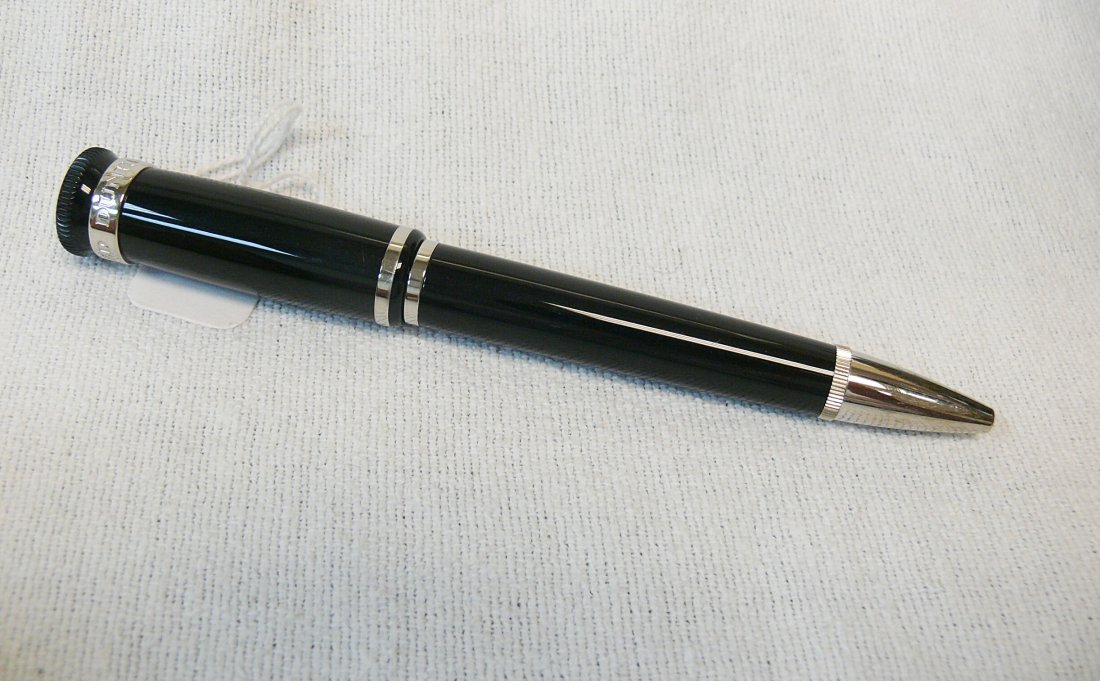 Alfred Dunhill Black/Silver Pen: Pen