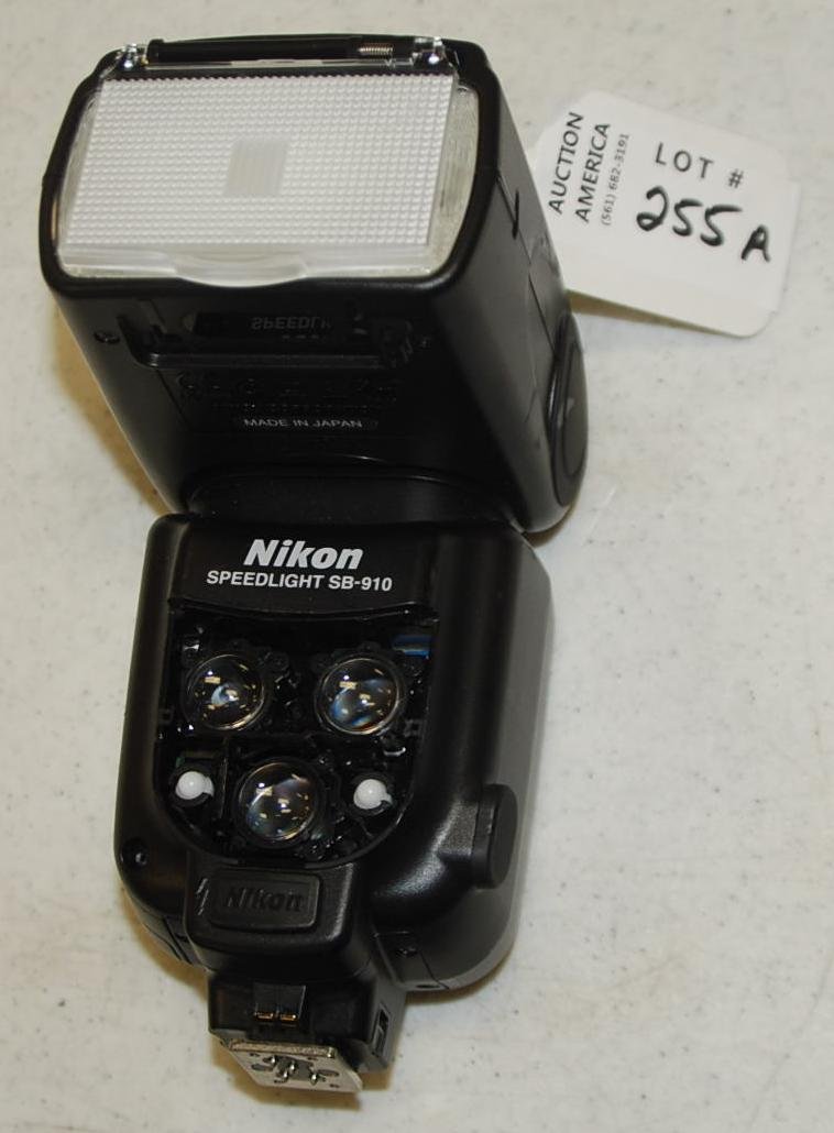 Nikon Speedlight SB-910: Speedlight
