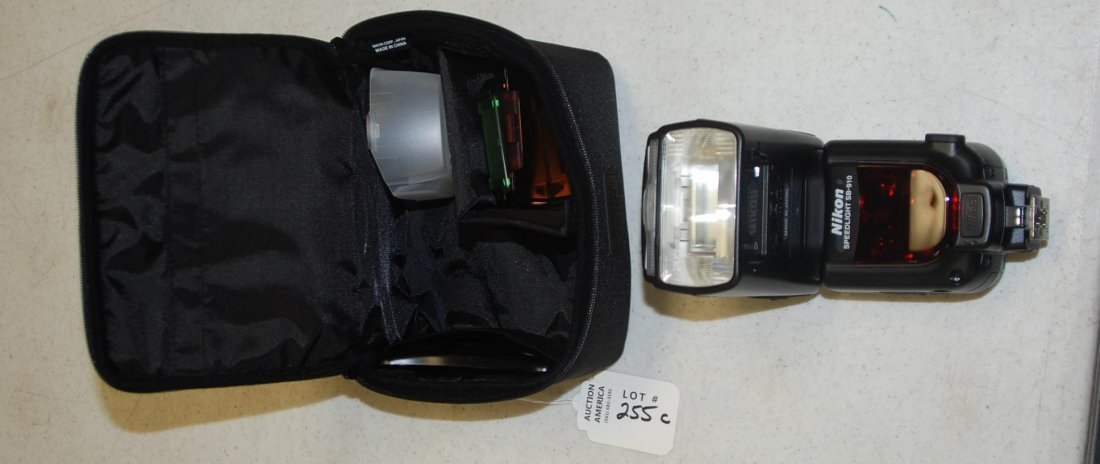 Nikon Speedlight SB-910: Speedlight