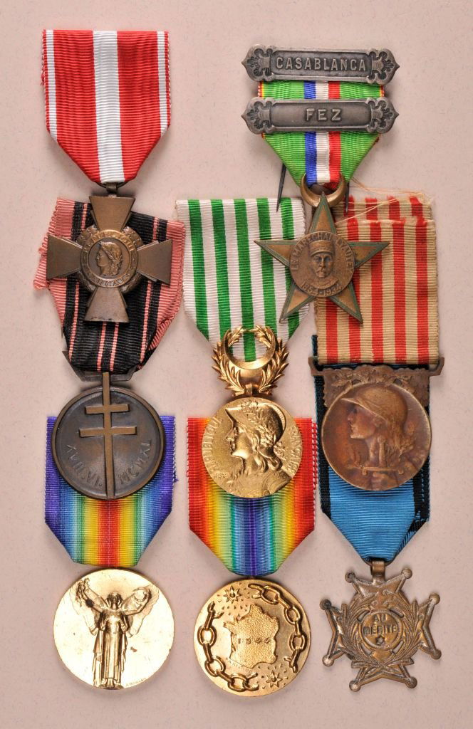 Konvolut von 8 Auszeichnungen. (1 of 3)