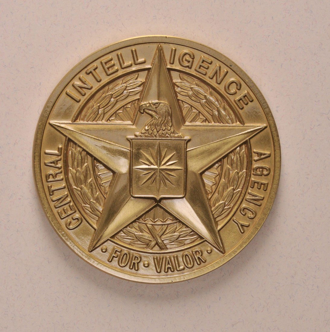 CIA (Central Intelligence Agency)  Medaille für He (1 of 2)