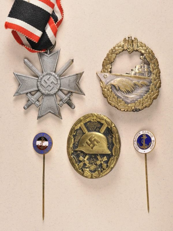 Germany (1933-1945) - Estade of a sailor.: Germany (1933-1945) - Estade of a sailor. 1.) War Merit Cross 2. class with swords 65 hallmarked in the ring 2.) Wounded Badge1939 in Black 3.) Destroyer Badge Buntmetall marked SCHWERIN BERLIN 68 pin