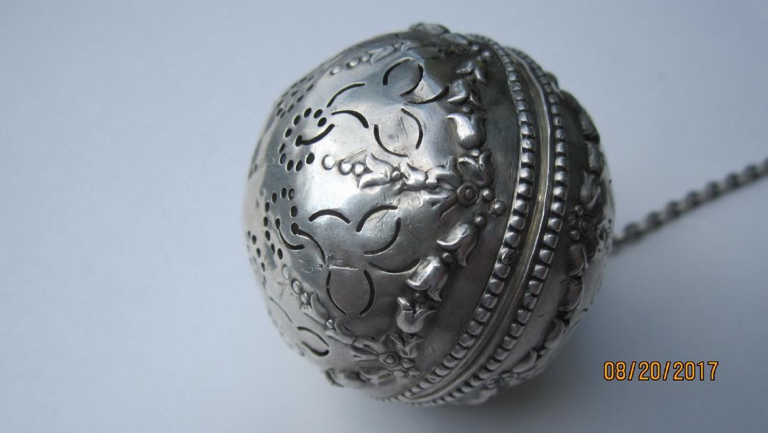 GREAT STERLING TEA STRAINER - VERY ORNATE HALLMARKED -: GREAT STERLING TEA STRAINER - VERY ORNATE HALLMARKED - STERLING & NUMBERED B2659 - EXC.COND