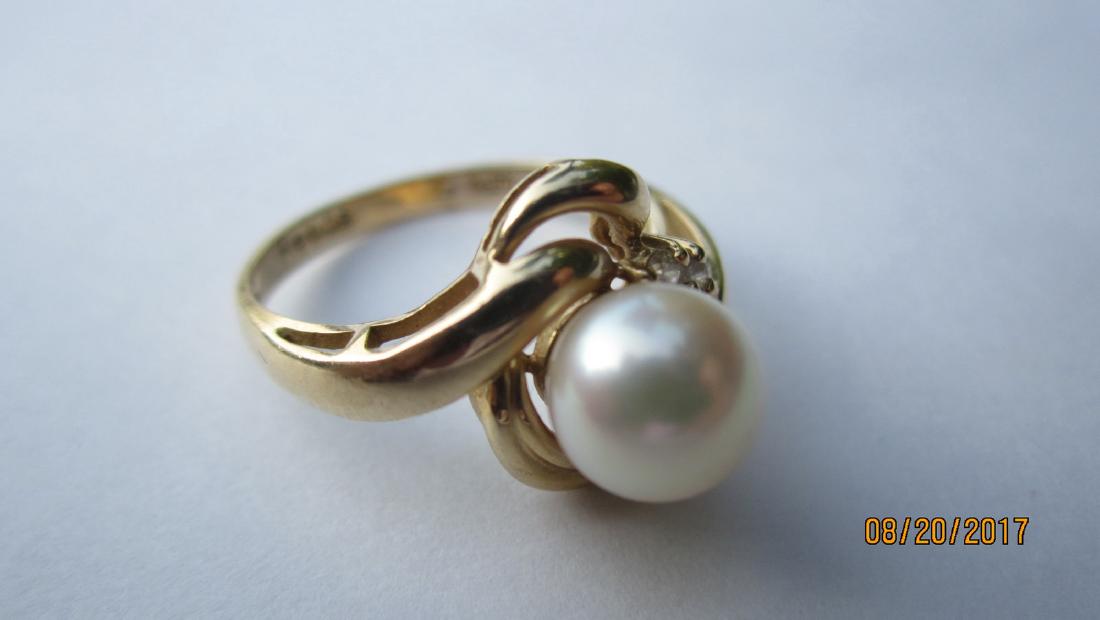 14 K RING SIGNED REEDS WITH LARGE CENTER PEARL - SIZE (1 of 4)