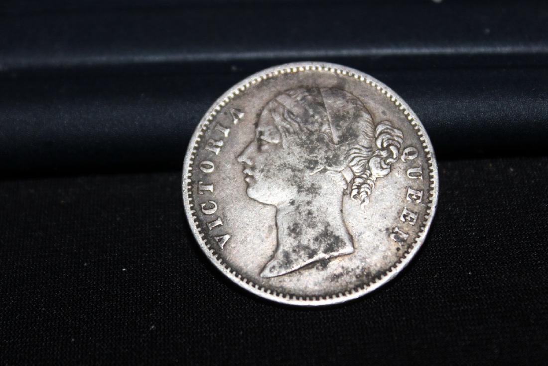 1840 SILVER QUEEN VICTORIA ONE RUPEE INDIA- BRITISH (1 of 1)