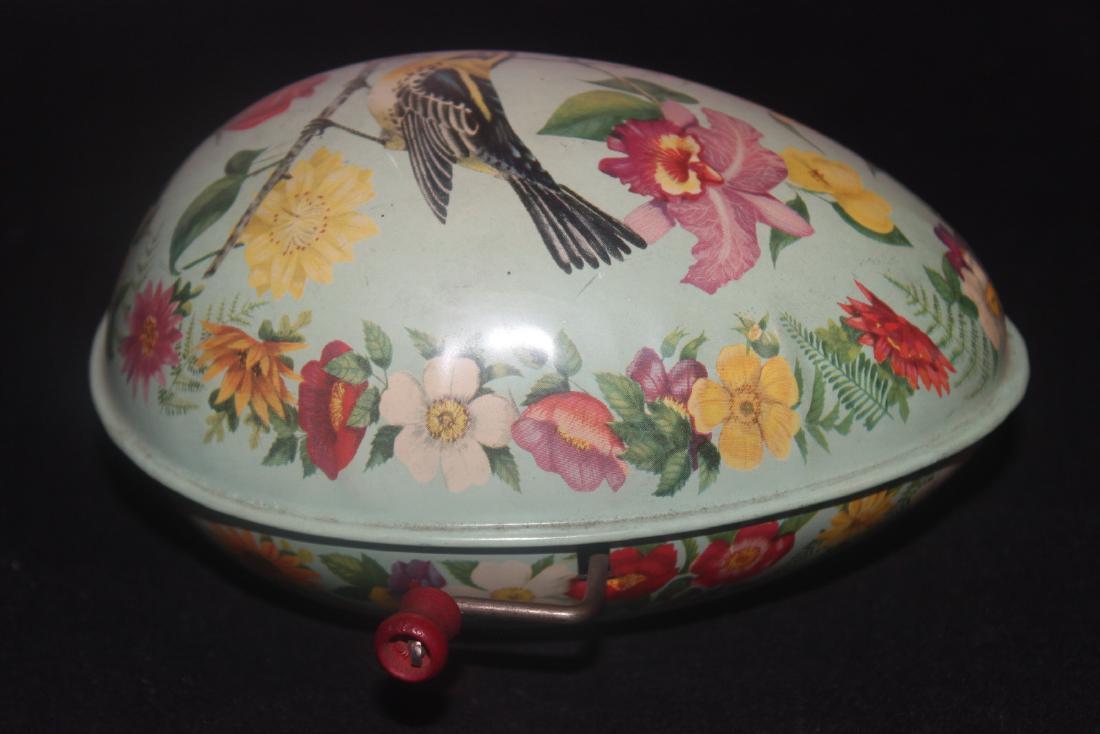 SUPER EASTER EGG MUSIC BOX - NOT WORKING, GREAT SHELF (1 of 3)