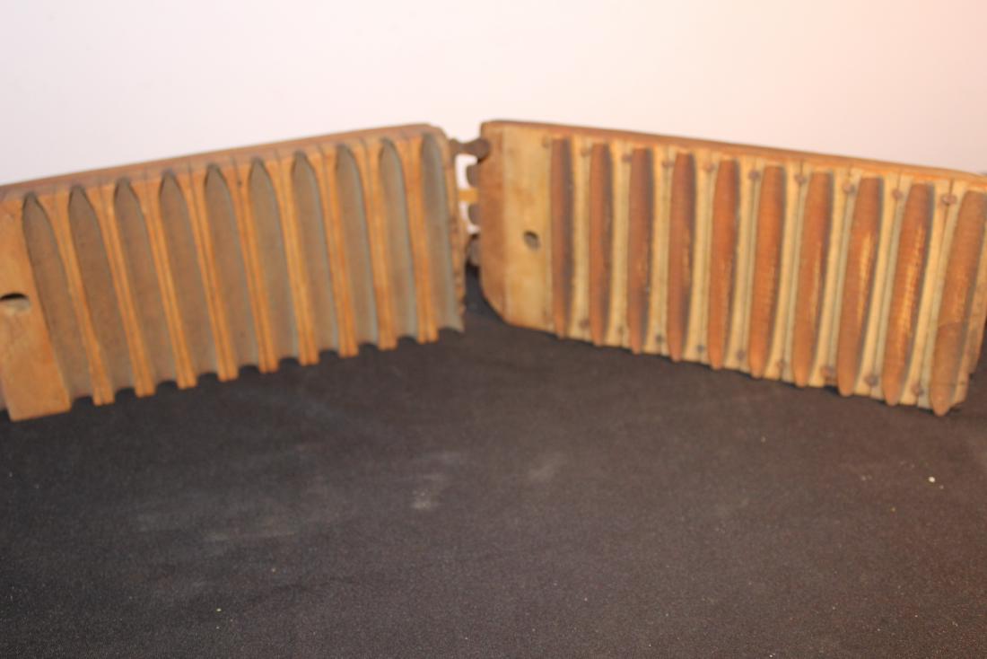 OLD WOODEN CIGAR MOLD IN VERY GOOD CONDITION SIGNED (1 of 6)