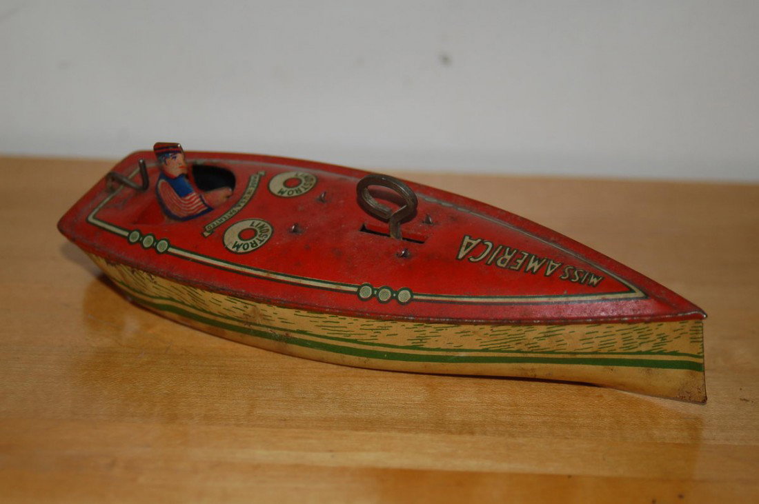 TIN SPEED BOAT MADE IN U.S.A. WORKS GOOD: TIN SPEED BOAT MADE IN U.S.A. WORKS GOOD