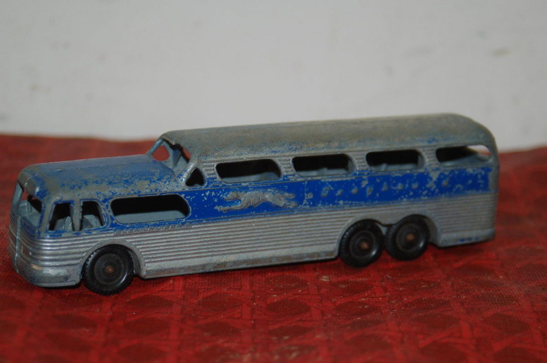 EARLY GREYHOUND BUS: EARLY GREYHOUND BUS
