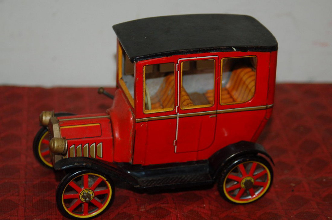 TIN WIND UP WORKS PERFECT MODERN TOYS JAPAN 5" LON: TIN WIND UP WORKS PERFECT MODERN TOYS JAPAN 5" LONG 3.5 " WIDE