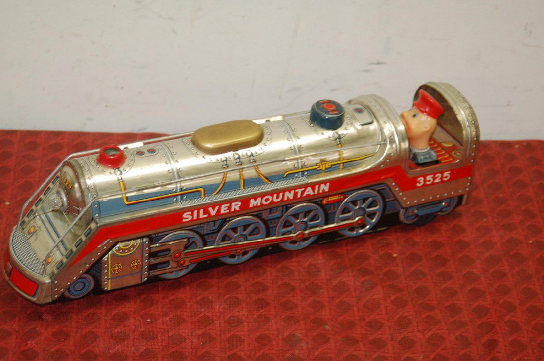 BATTERY OPERATED TRAIN BY MODERN TOYS - JAPAN - MI: BATTERY OPERATED TRAIN BY MODERN TOYS - JAPAN - MINT